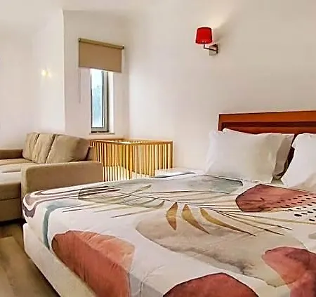 Vivenda De 6 Quartos Com Piscina Privada 5* אלבופיירה