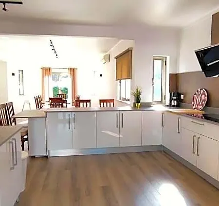 Vivenda De 6 Quartos Com Piscina Privada 5* אלבופיירה
