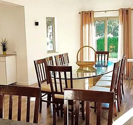 Vivenda De 6 Quartos Com Piscina Privada