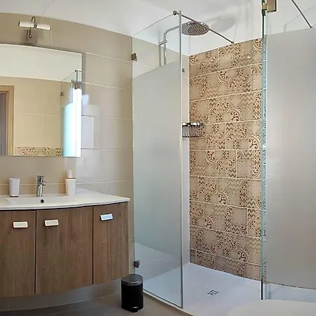 Vivenda De 6 Quartos Com Piscina Privada אלבופיירה